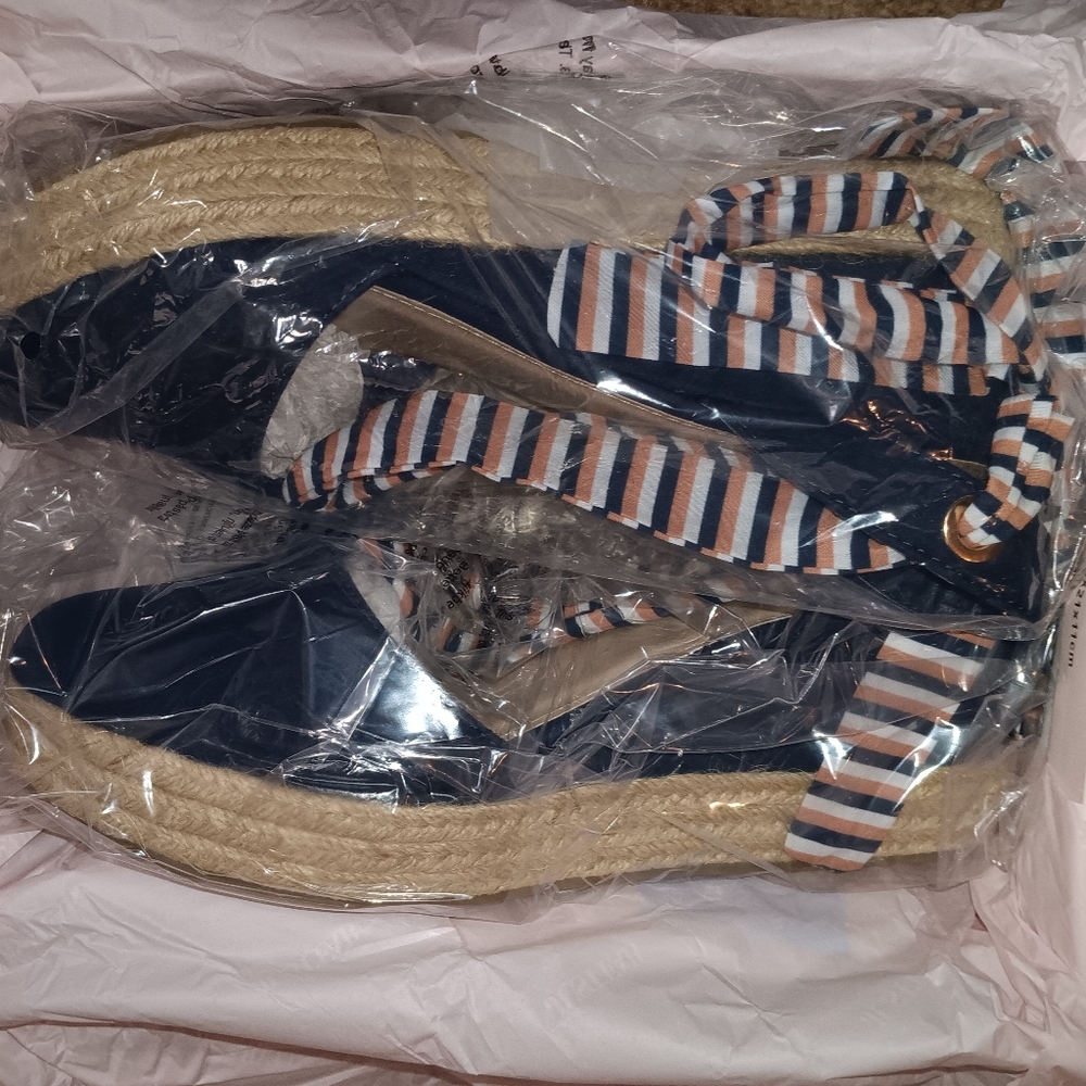 JustFab Giliyan Espadrille Wedges Sz11